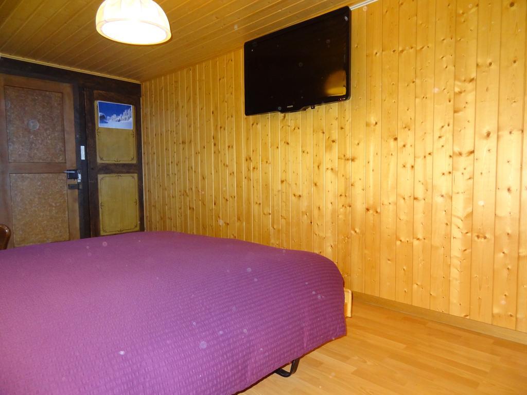 Helvetia Bed & Breakfast Troistorrents Bilik gambar